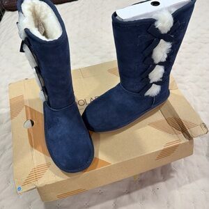 Koolaburra Navy Winter Boots with Faux Fur